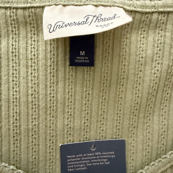 Universal Thread Olive Ribbed V-Neck Tee - Picture 2 of 4